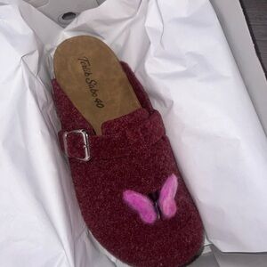 Women's Burgundy Clogs with Pink Butterfly